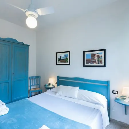 Ponte Vecchio Arno Sky Flat * فلورنس